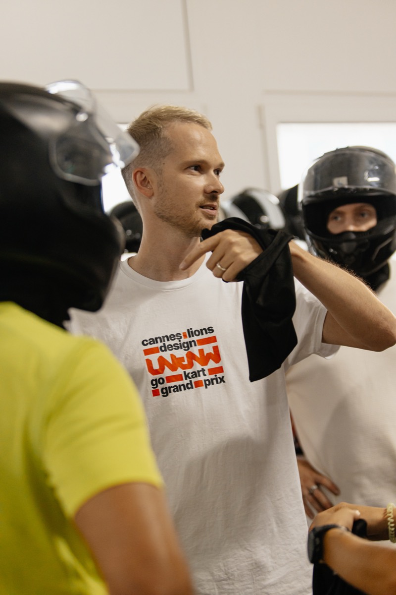 Berlin race — frame 0903