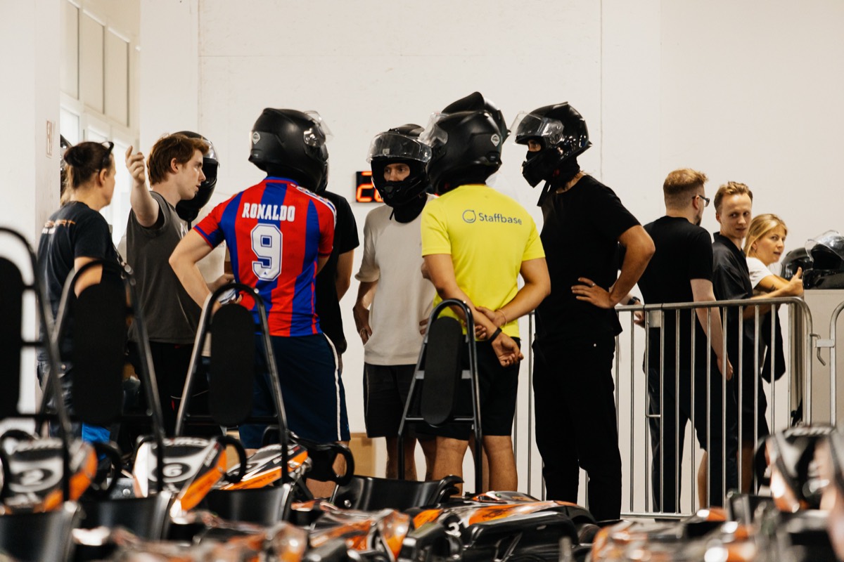Berlin race — frame 0937