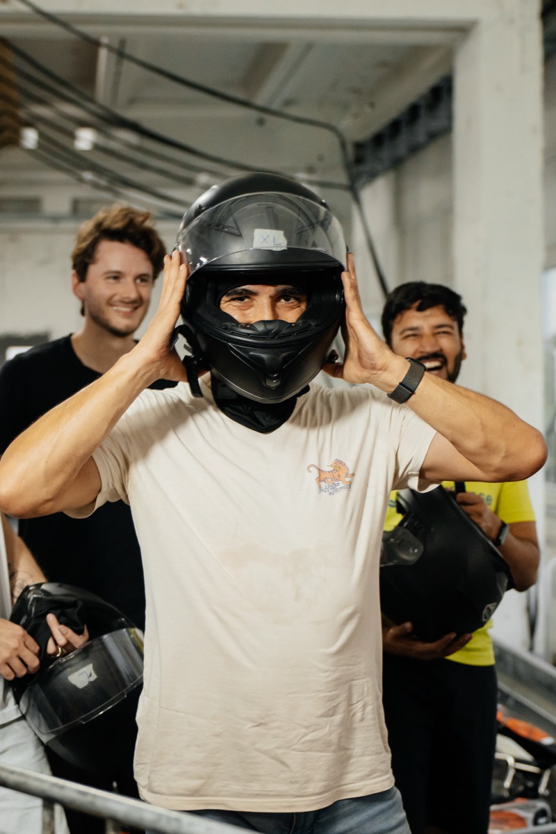 Berlin race — frame 1385