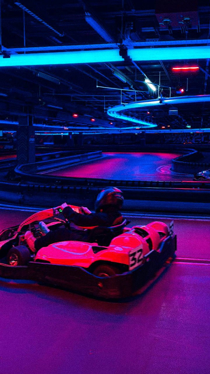 Heat 01 — wheel-to-wheel