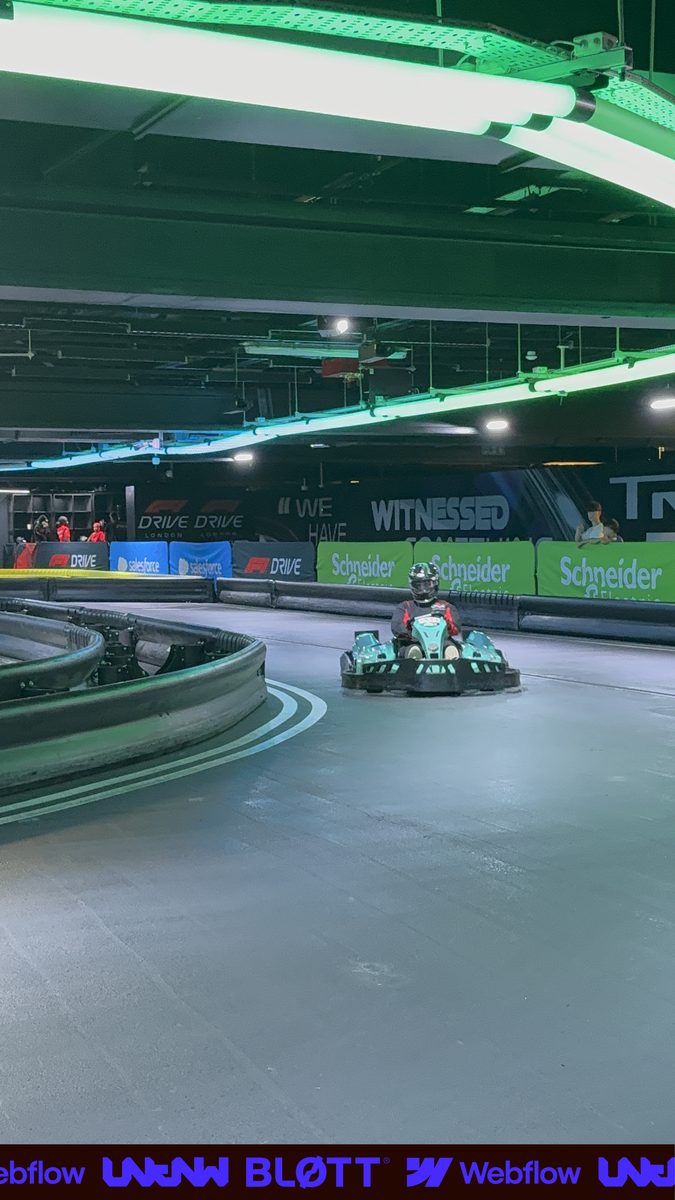 Marketing race — frame 11