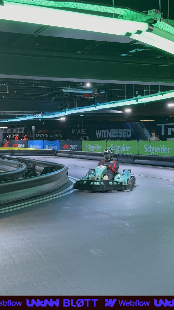 Marketing race — frame 12