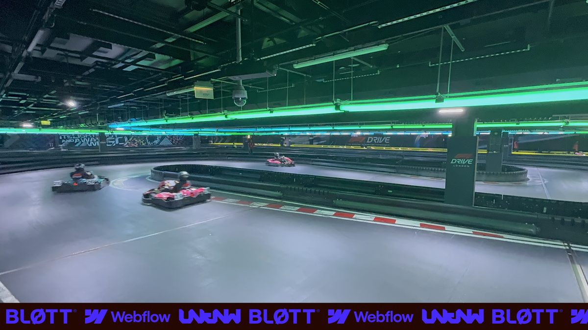 Marketing race — frame 14