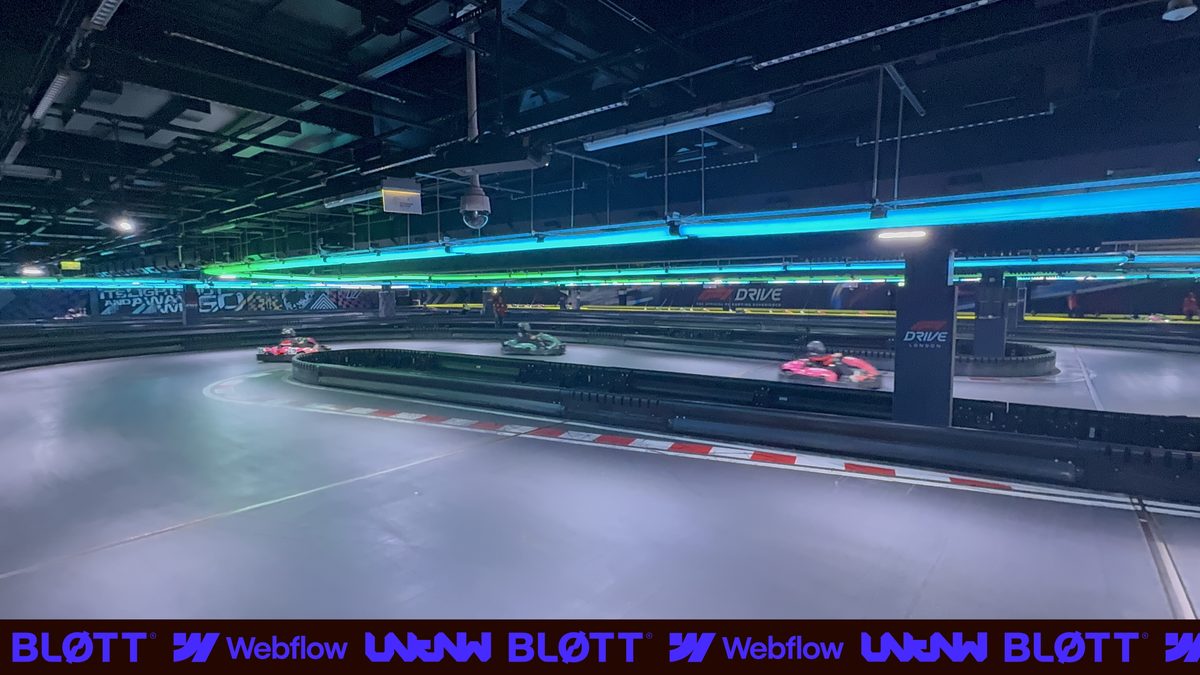 Marketing race — frame 15