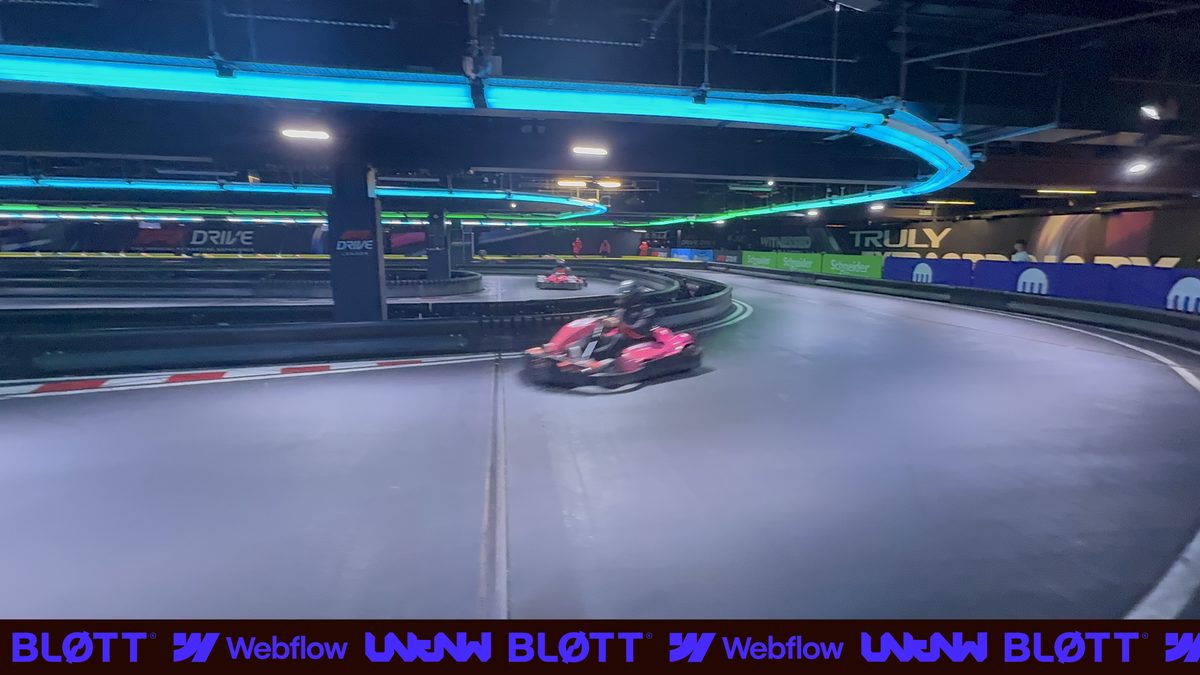 Marketing race — frame 16