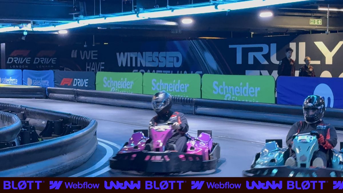 Marketing race — frame 19