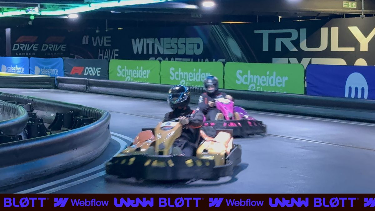 Marketing race — frame 21