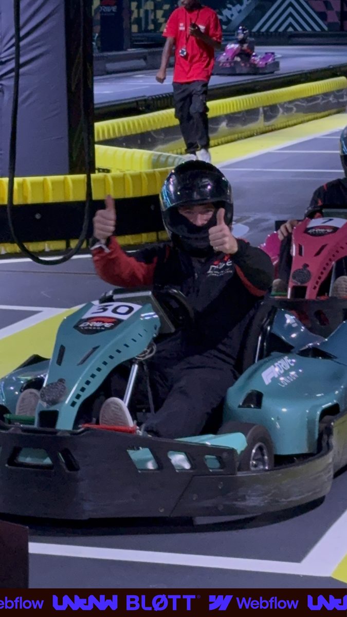 Marketing race — frame 22