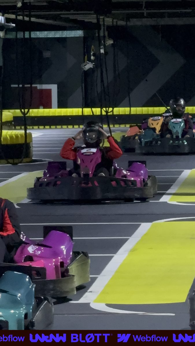 Marketing race — frame 25