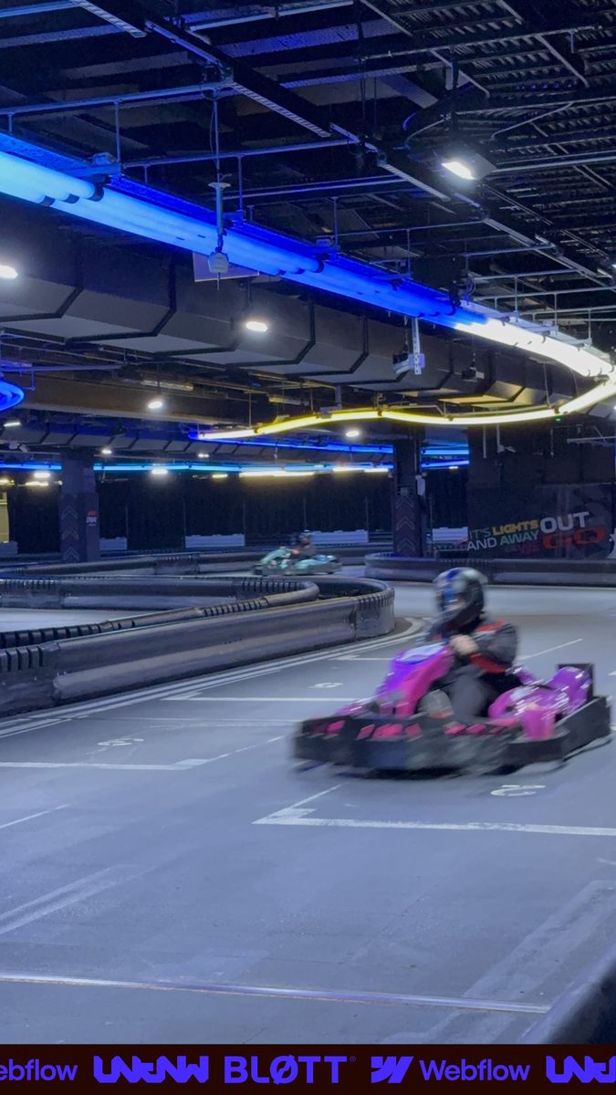 Marketing race — frame 28